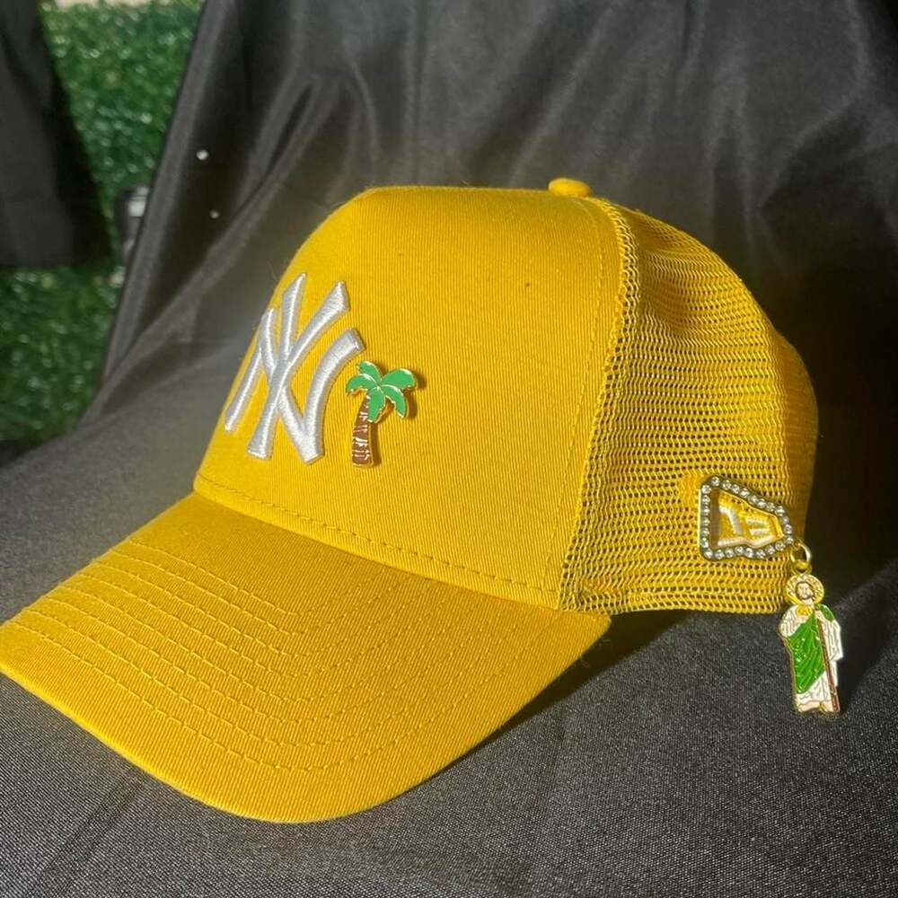 New Era New York Yankees Trucker Hat Yellow with Custom Pins